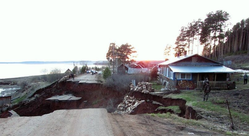 В Ильинском районе в результате оползня разрушилась дорога