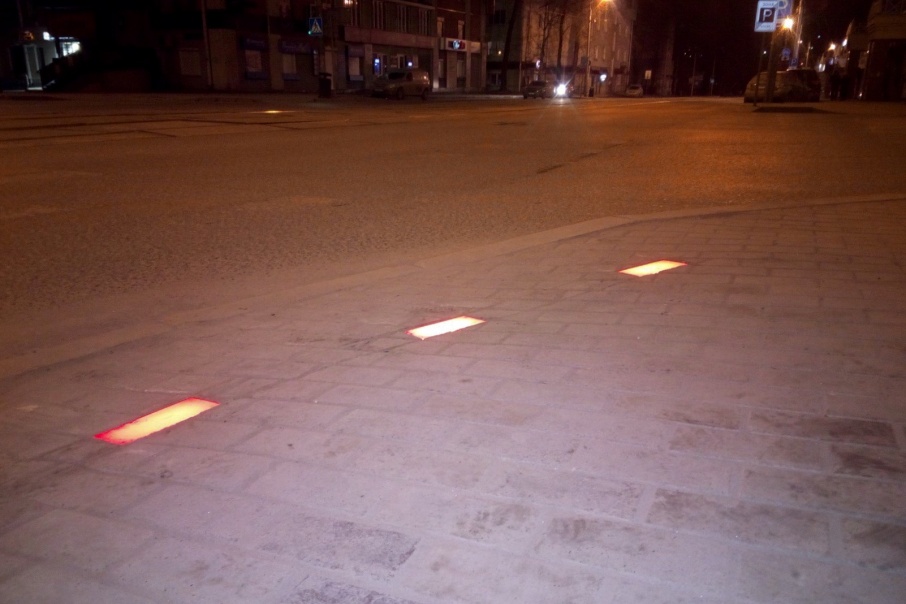 В Перми начал работу наземный светодиодный светофор (фото)