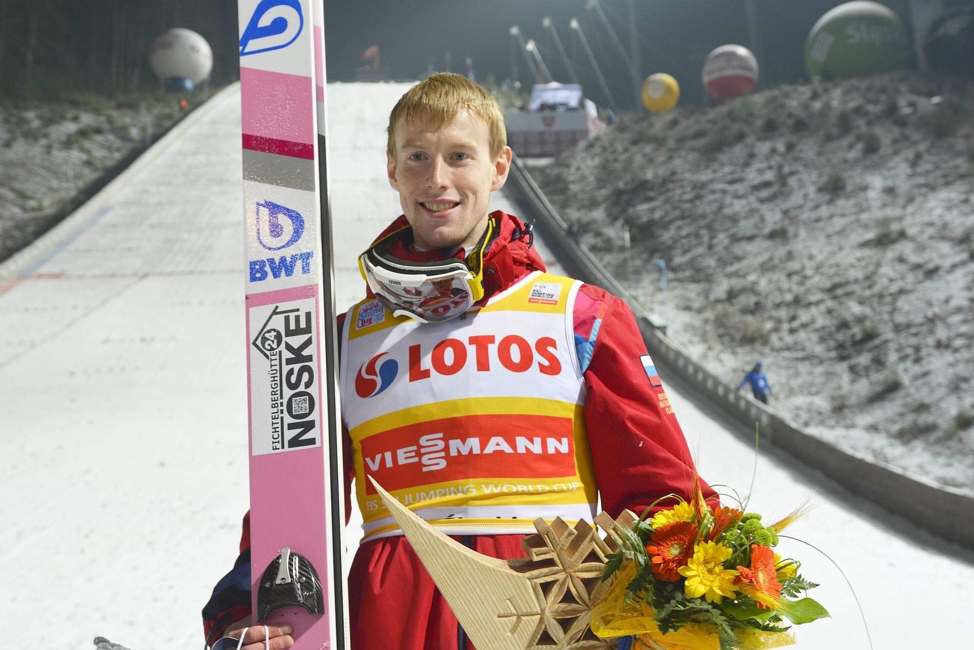 Пермский «летающий лыжник» Евгений Климов одержал историческую победу. Спортсмена поздравил и Юрий Дудь