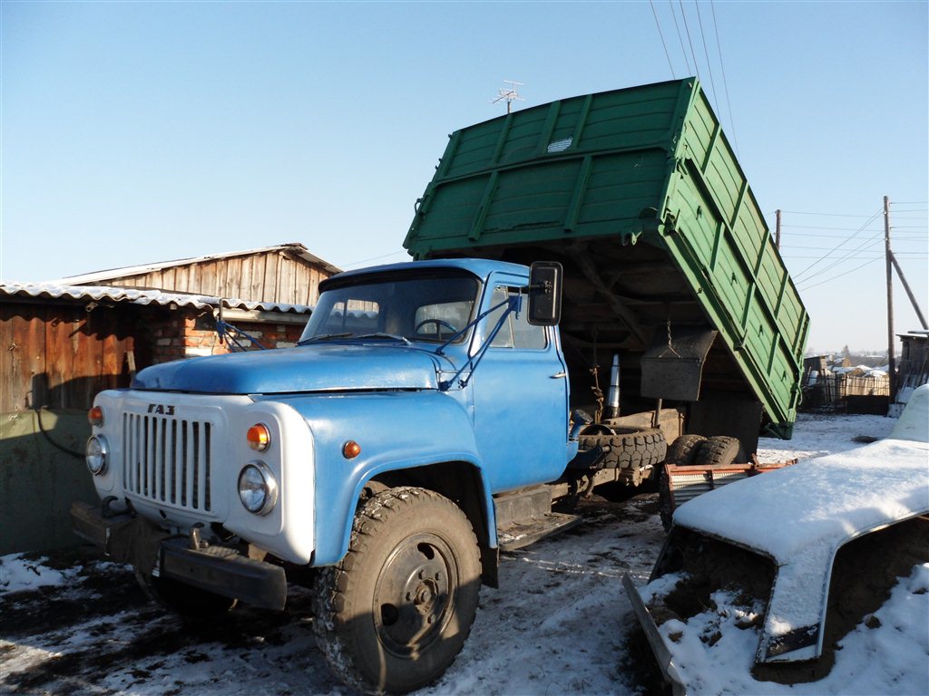 В Пермском крае водитель «Нивы» столкнулся с грузовиком и получил смертельные травмы