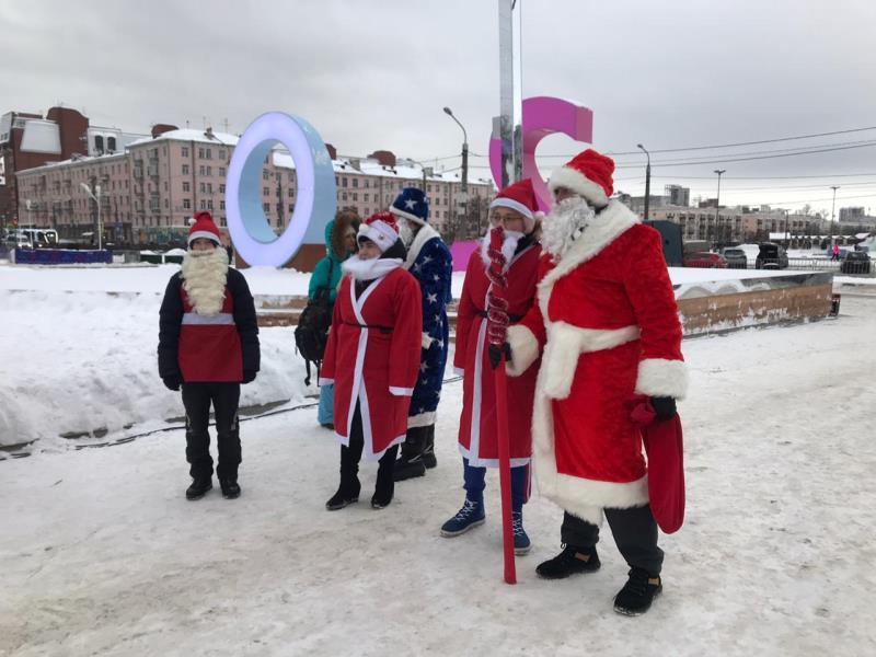 В Перми устроили забег дедов Морозов и конкурс снеговиков