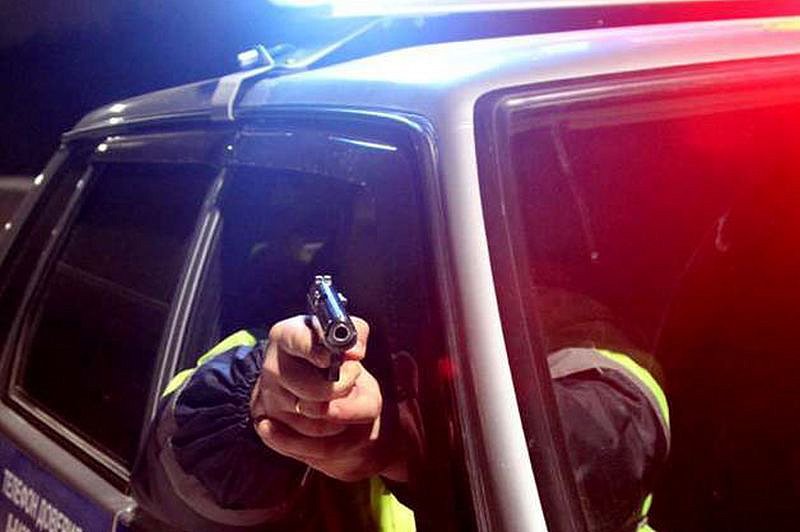 Полиция устроила погоню со стрельбой за пьяным водителем в Прикамье
