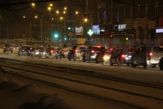 Из-за снегопада Пермь сковали девятибалльные пробки