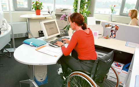Эксперт: «73 тысячи на обустройство рабочего места для сотрудника с инвалидностью — ничтожная сумма»