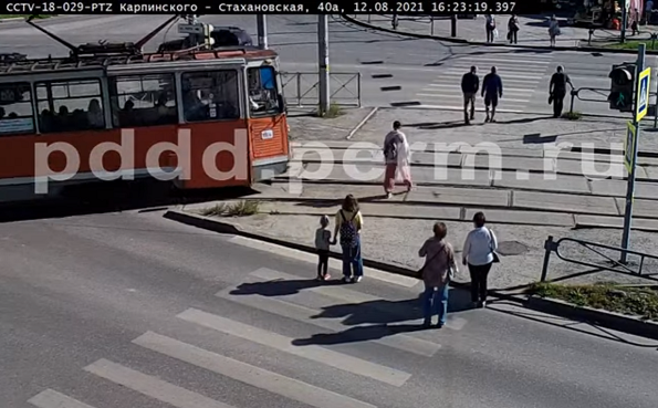 В Перми трамвай сбил женщину