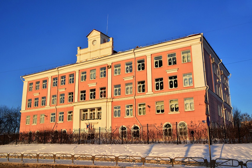 В Перми экстренно эвакуировали гимназию из-за угрозы взрыва