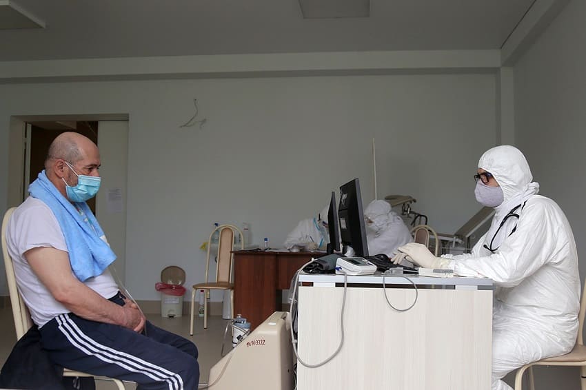 В пермских поликлиниках скопились многочасовые очереди в отделения для пациентов с ОРВИ