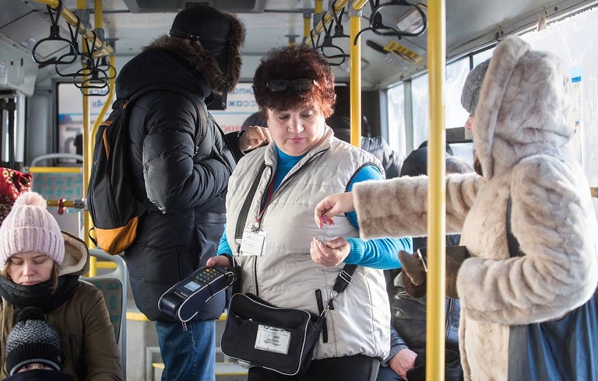 В Перми контролеры за неоплату проезда высадили школьников из автобуса