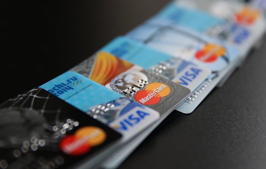 В Прикамье за март количество выданных кредитных карт сократилось почти на 30%