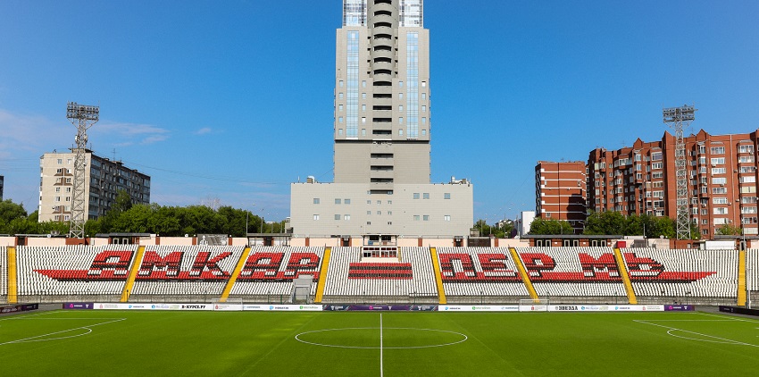 Впервые за десять лет на пермском футбольном стадионе «Звезда» заменят газон