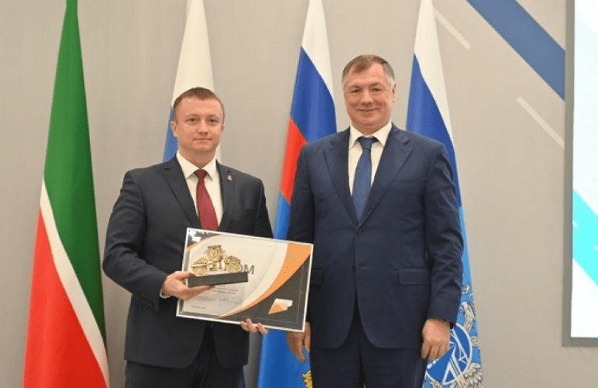 Вице-премьер Хуснуллин вручил Пермскому краю награду за выполнение показателей дорожного нацпроекта