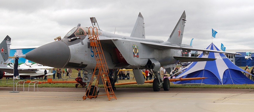 В Перми летчики истребителей МиГ-31 отработали перехват скоростных целей 
