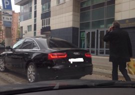 Водитель мэра Перми Игоря Сапко оштрафован за парковку на тротуаре