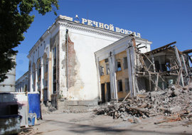 В Перми снесли часть здания Речного вокзала