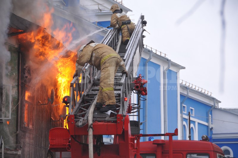 Пожар в центре Перми тушили два часа