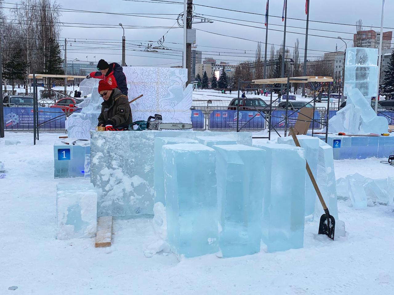 «Оставить достойных без внимания невозможно». На конкурсе ледяных скульптур в Перми учредили спецприз