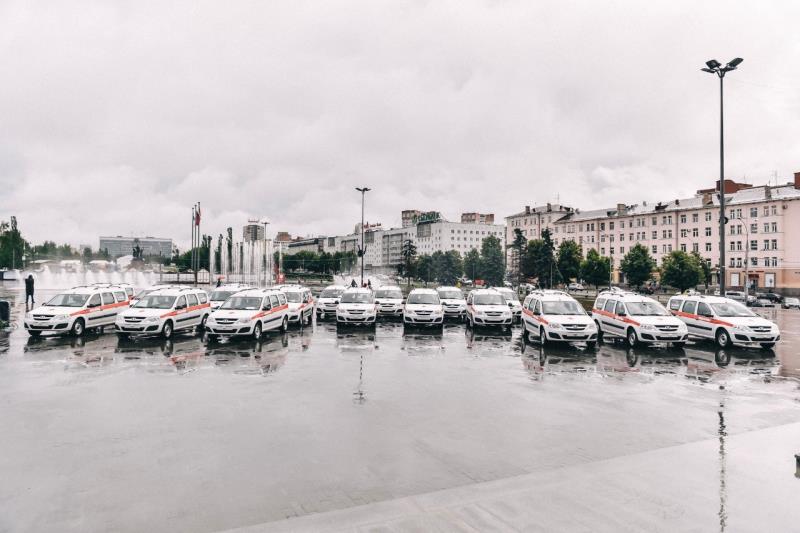 Семнадцать больниц Пермского края получили новые медицинские автомобили