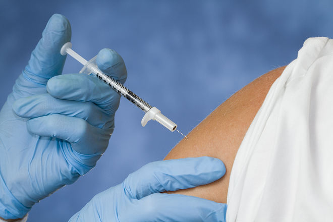 Эпидемиолог: прививка от COVID—19  в национальном календаре — первый шаг к управлению инфекцией