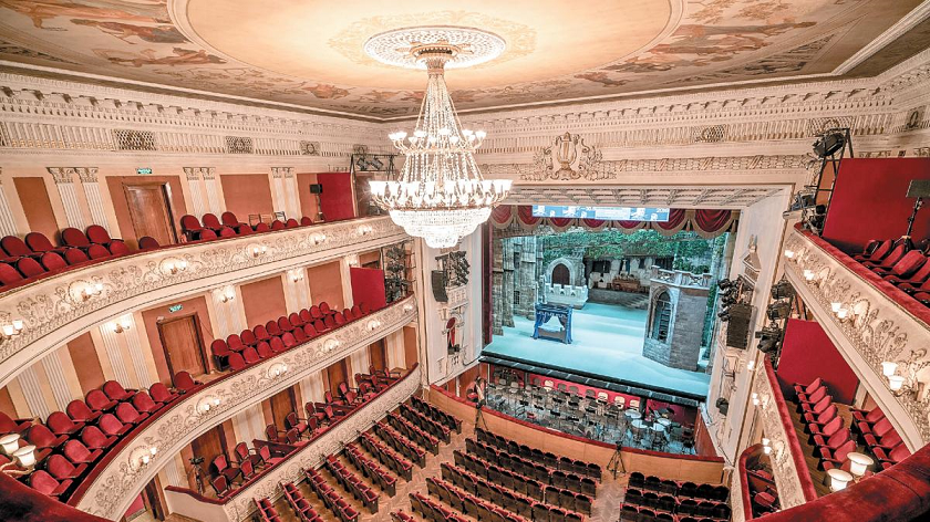 Студенты ПГНИУ построили Пермский оперный театр в игре Minecraft