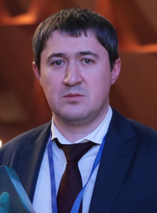 Дмитрий Махонин одержал победу в двух номинациях премии  «Человек года» (итоги конкурса подводятся в прямом эфире)