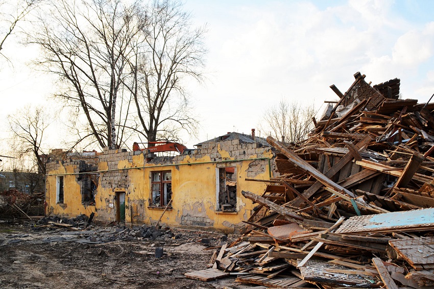 В Перми за 2022 год снесли более трех десятков аварийных домов