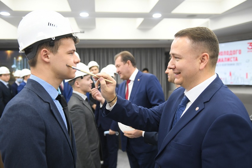 Молодые специалисты «Лукойл-Перми» прошли посвящение в нефтяники