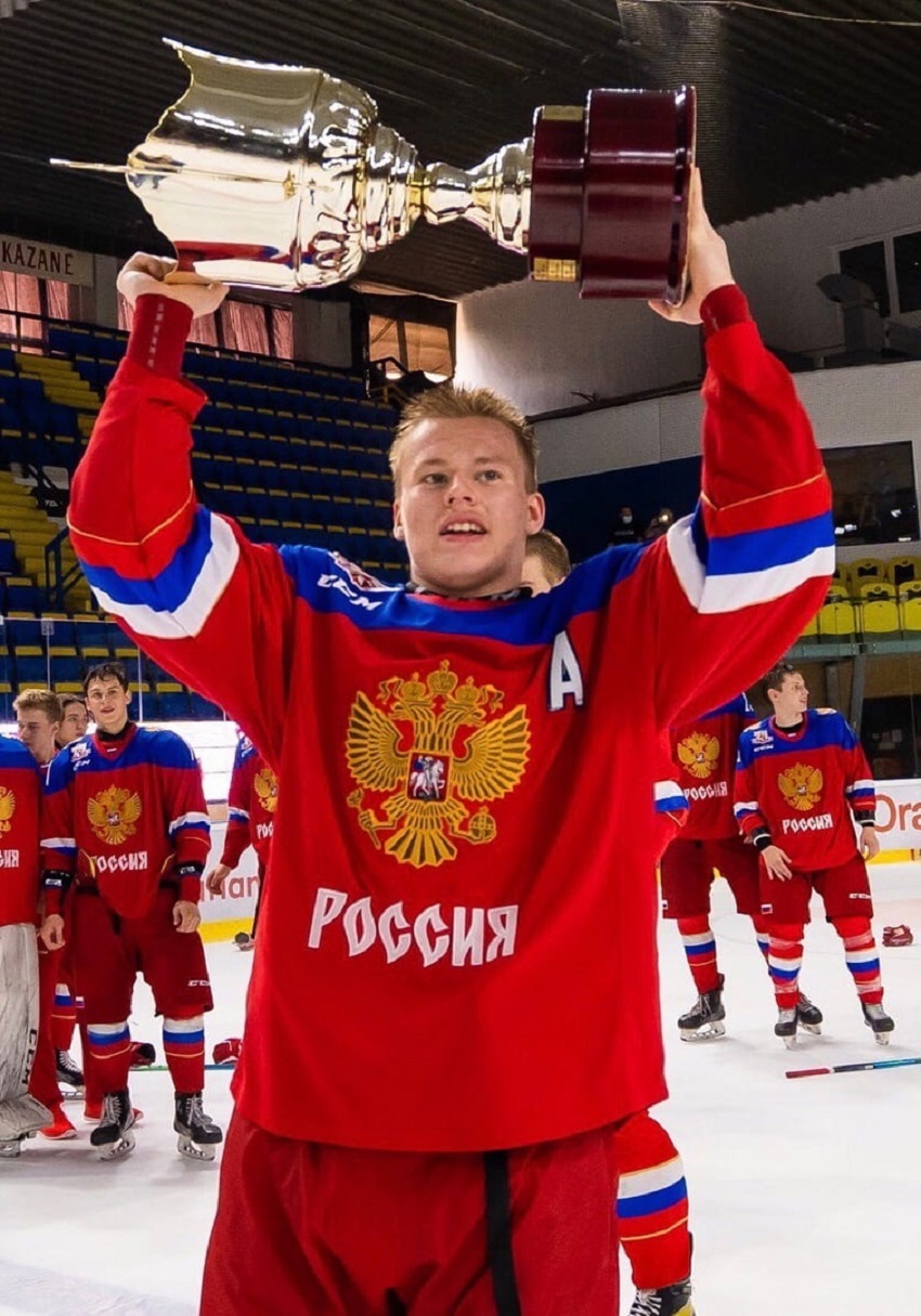 17-летний хоккеист из Перми признан лучшим игроком в матче на молодежном чемпионате мира