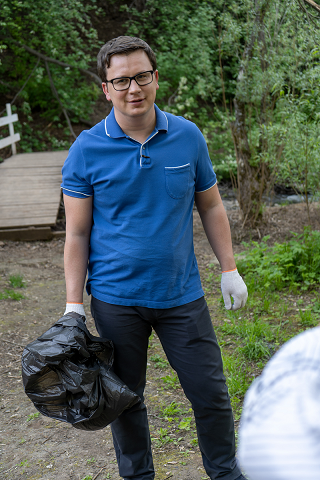 Антон Немкин принял участие в экосубботнике в долине реки Егошиха