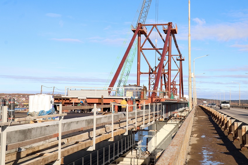 В Перми автомобильное движение по двухуровневой развязке вблизи нового Чусовского моста запустят в конце октября