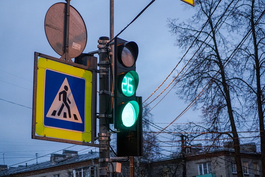 В Перми подрядчик демонтирует светофор и перенесет пешеходный переход на улице Куйбышева