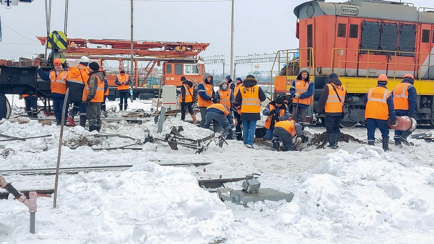 14 сотрудников железной дороги накажут за крушение поезда на перегоне в Прикамье