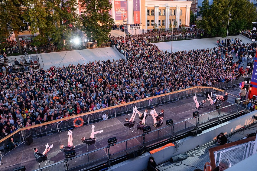 26 и 27 августа в «Ночь города» на пермской набережной Камы пройдет «световой танец» яхт и аэростатов