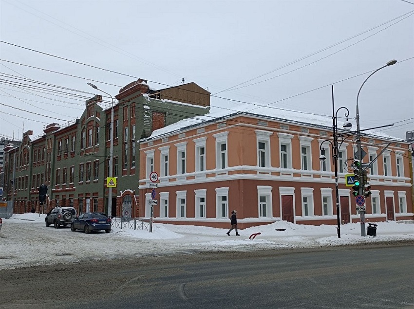 В Перми историческое здание бывшей поликлиники в центре города сдали в аренду почти на полвека