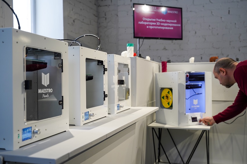 ПГНИУ подарили шесть 3D-принтеров для создания гибких деталей