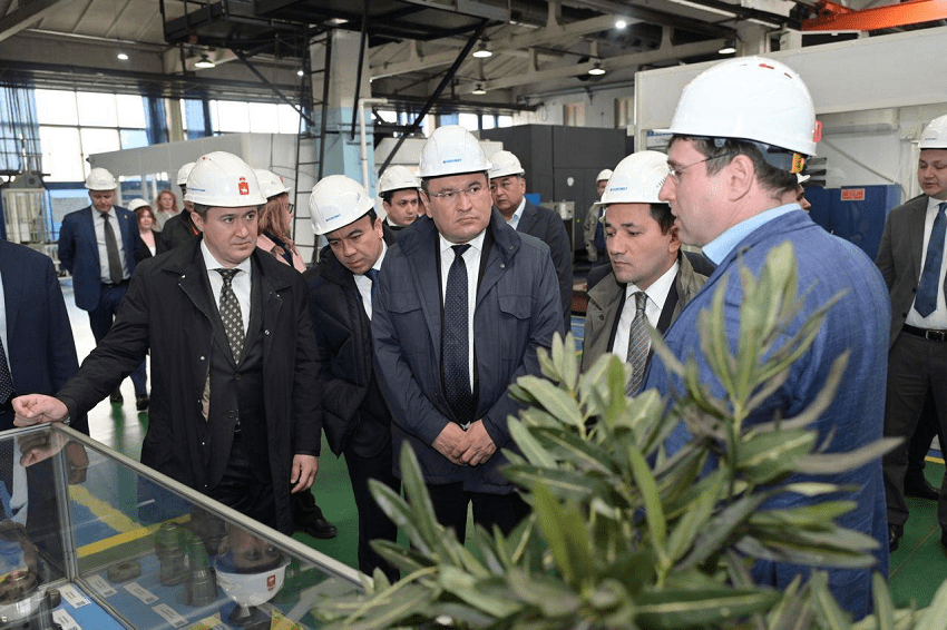 Министр энергетики Узбекистана посетил машиностроительные заводы Перми 