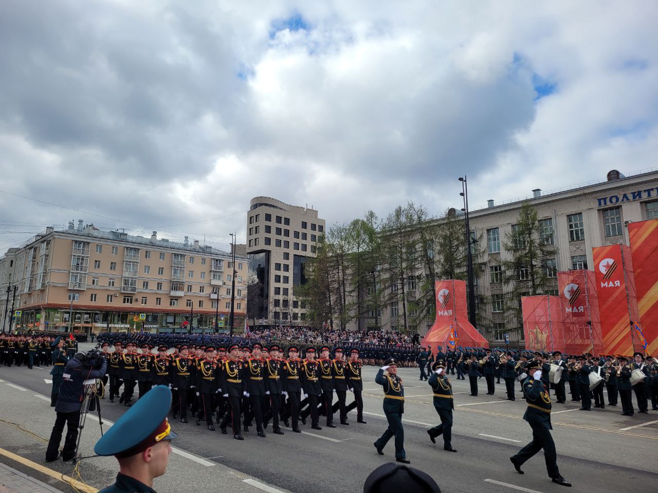 По улицам Перми прошел торжественный парад в честь Дня Победы
