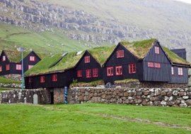 Традиционные дёрновые крыши на Фарерских островах